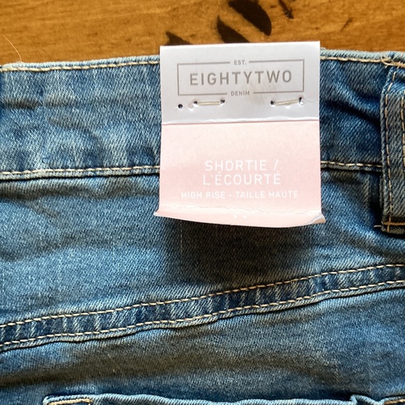 2 for $10 | Eightytwo Ardene Button fly denim shorts - Picture 7 of 8